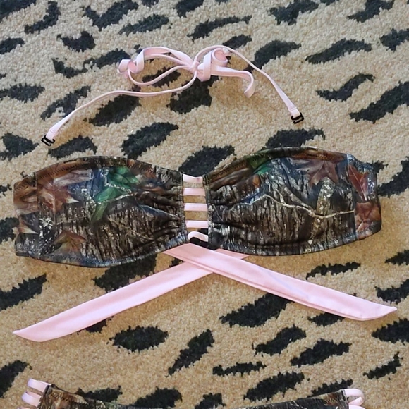 Sexy Camouflage Bikini with Pink Accents - Picture 2 of 9